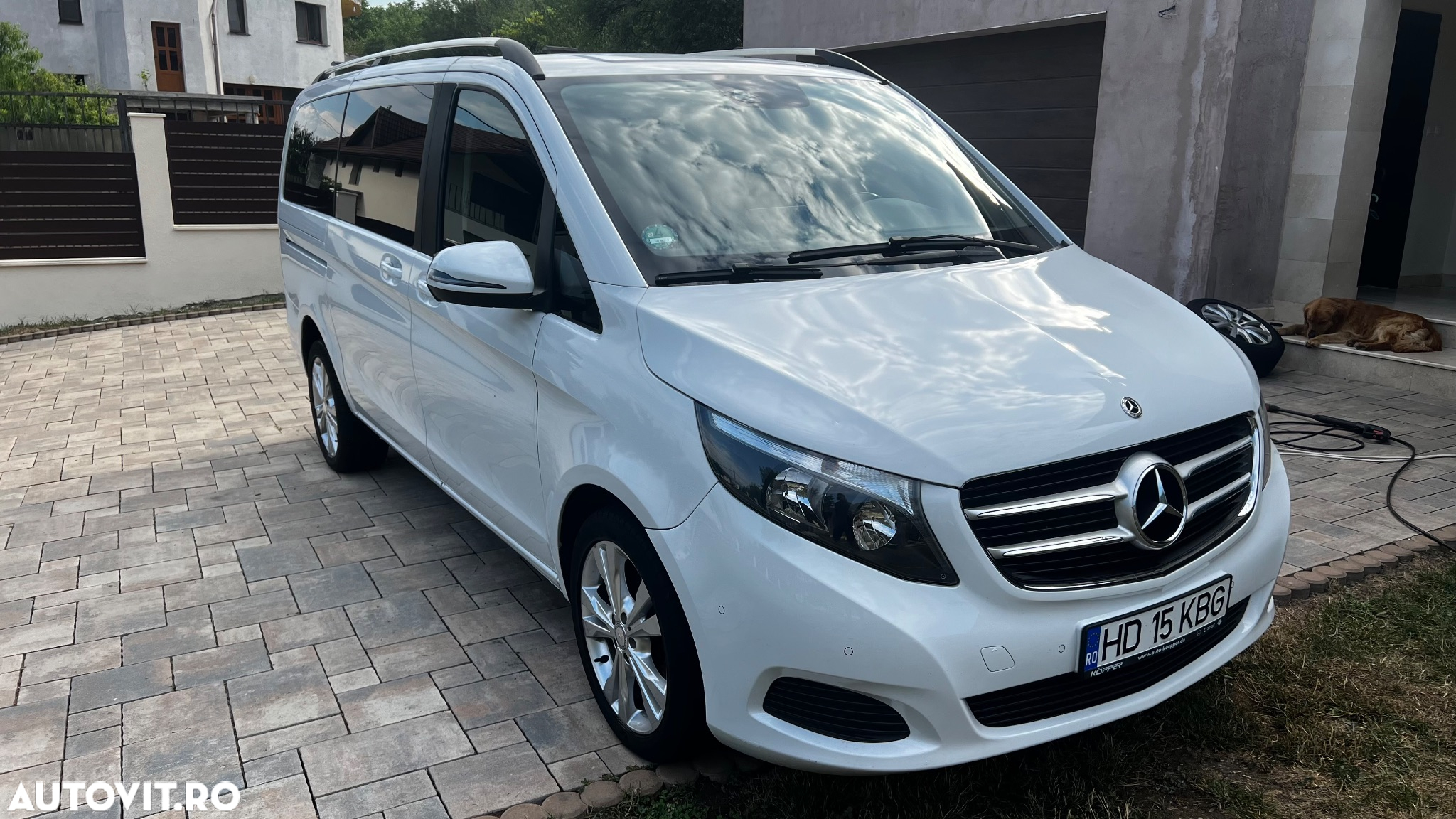 Mercedes-Benz V 220 (BlueTEC) d lang 7G-TRONIC Avantgarde Edition - 2