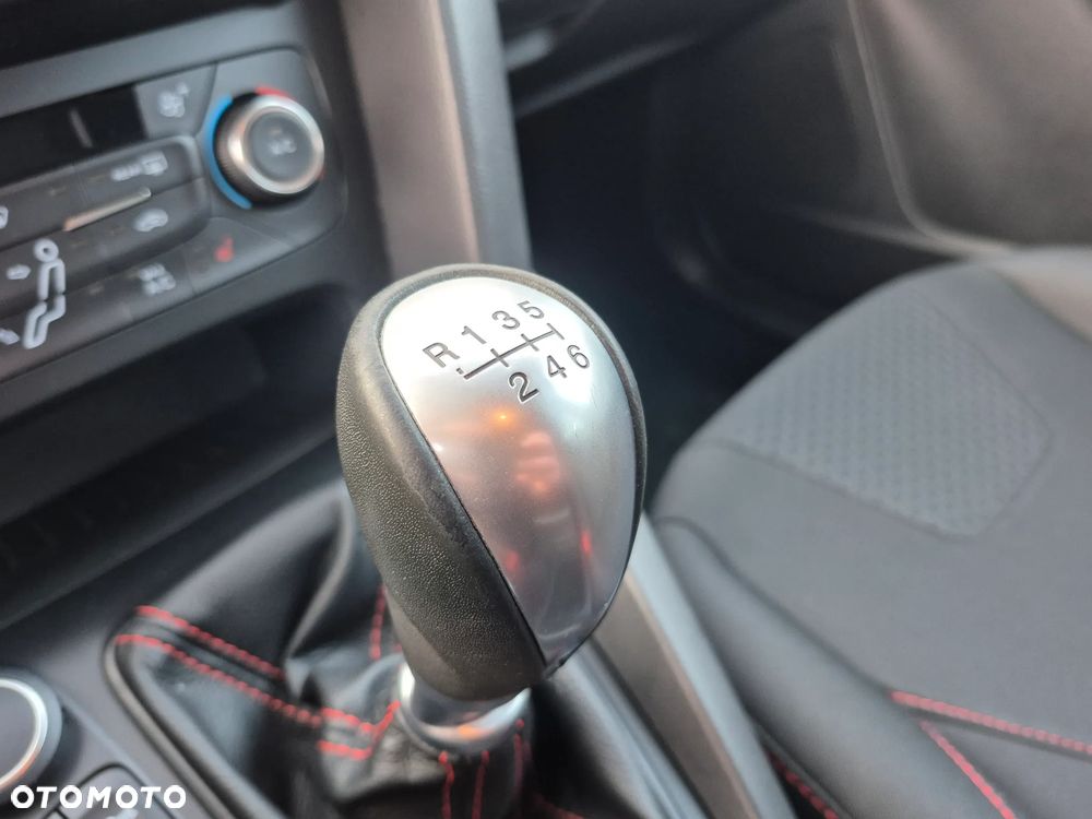 Ford Focus 1.5 EcoBoost STart-Stopp-System ST-LINE - 11