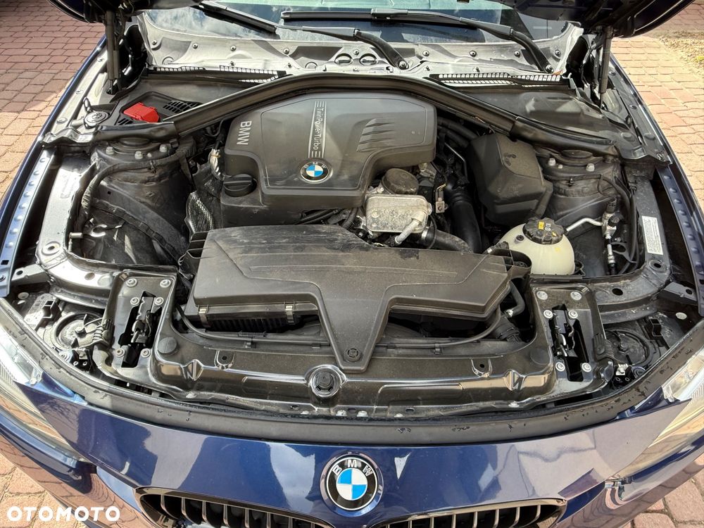 BMW Seria 3 320i xDrive - 10