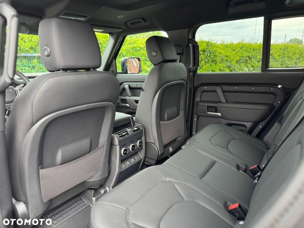 Land Rover Defender - 10