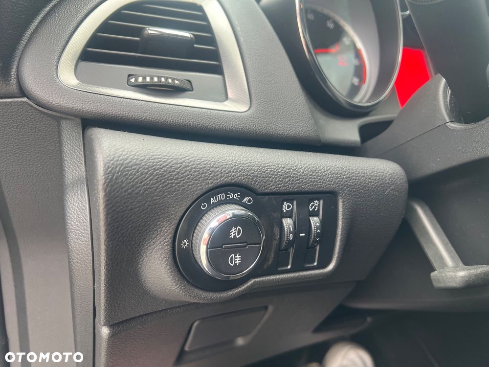 Opel Astra 1.4 T Enjoy S&S - 22