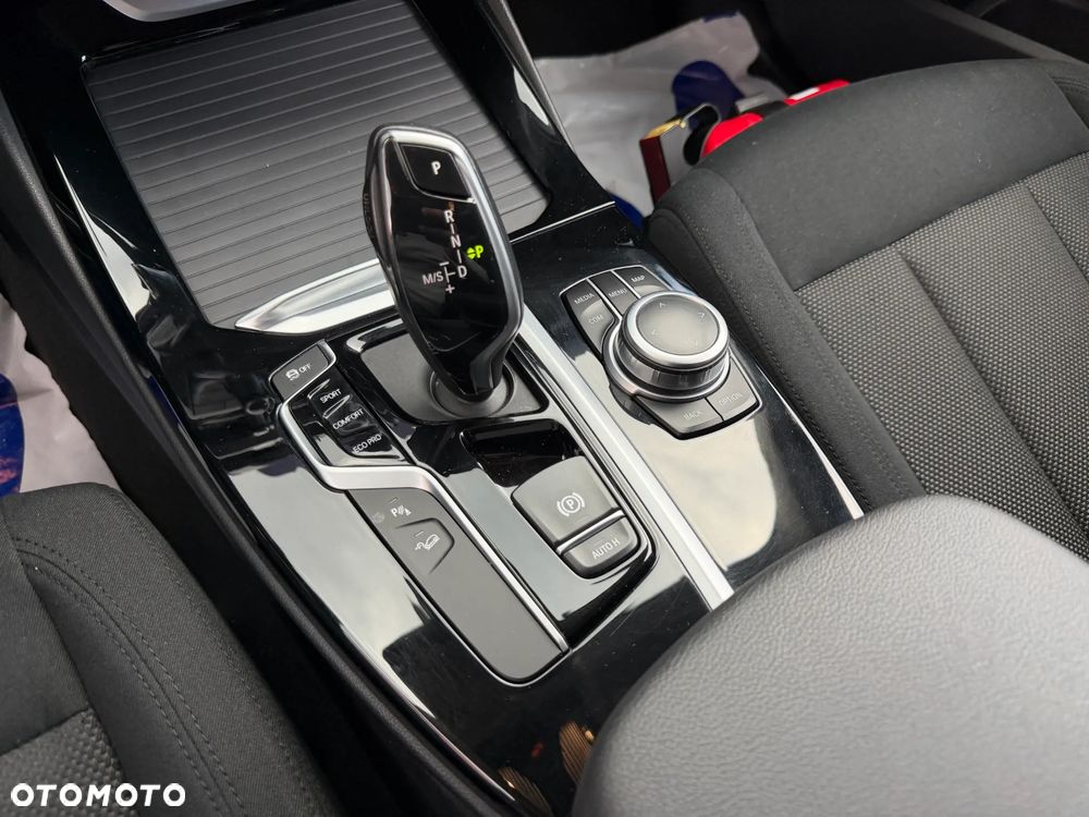 BMW X3 xDrive20i GPF Advantage - 23