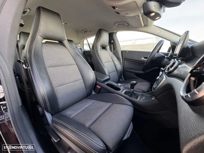 Mercedes-Benz CLA 180 d Shooting Brake Fleet Pack Plus - 17