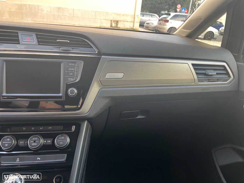 VW Touran 1.6 TDI Confortline - 19