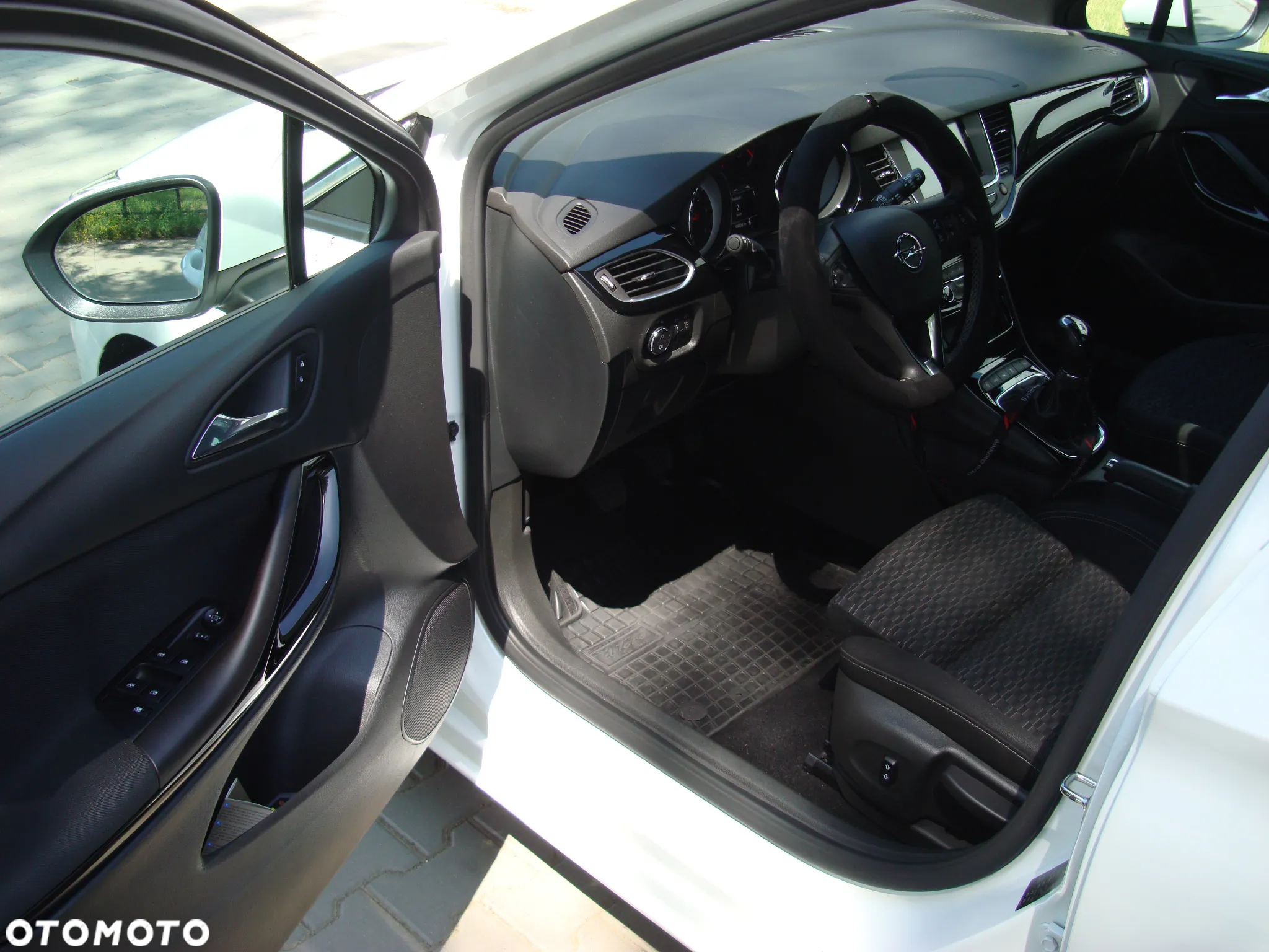 Opel Astra V 1.6 CDTI Dynamic S&S - 11