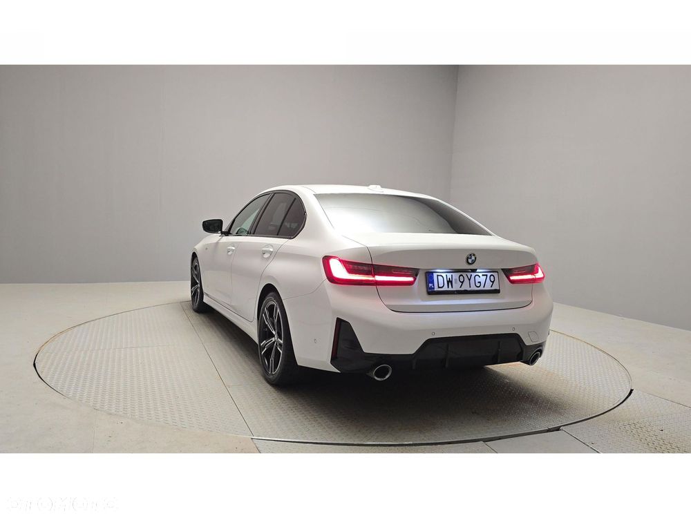 BMW Seria 3 320d xDrive mHEV M Sport - 4