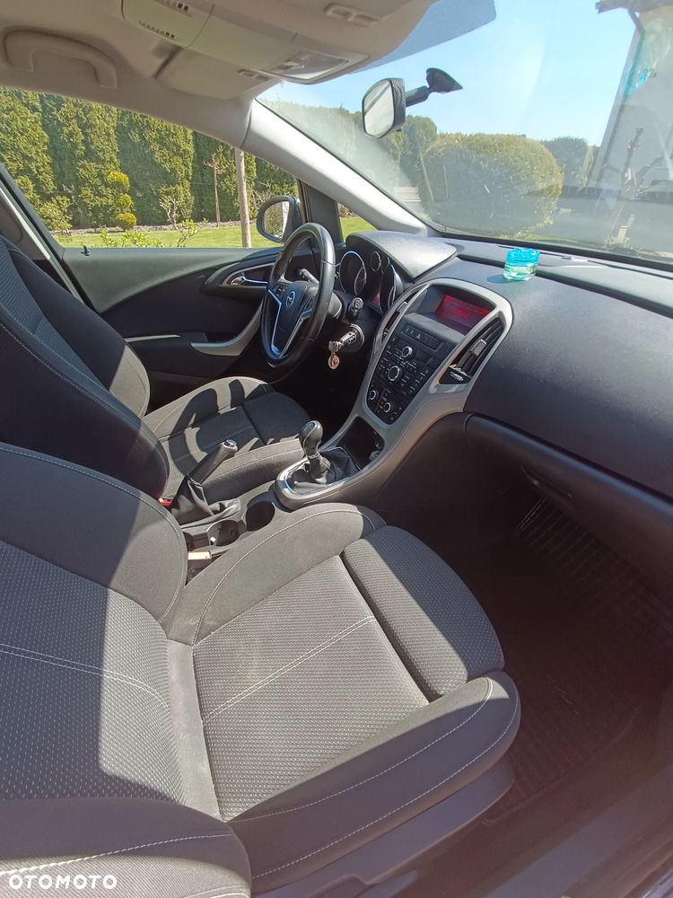 Opel Astra 1.4 Turbo - 11