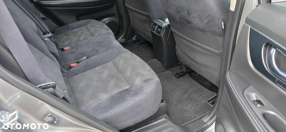 Nissan X-Trail 1.6 DCi N-Connecta 4WD - 32