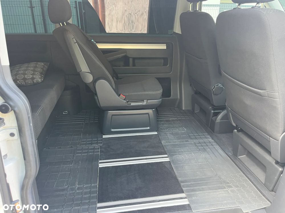 Volkswagen Multivan - 10