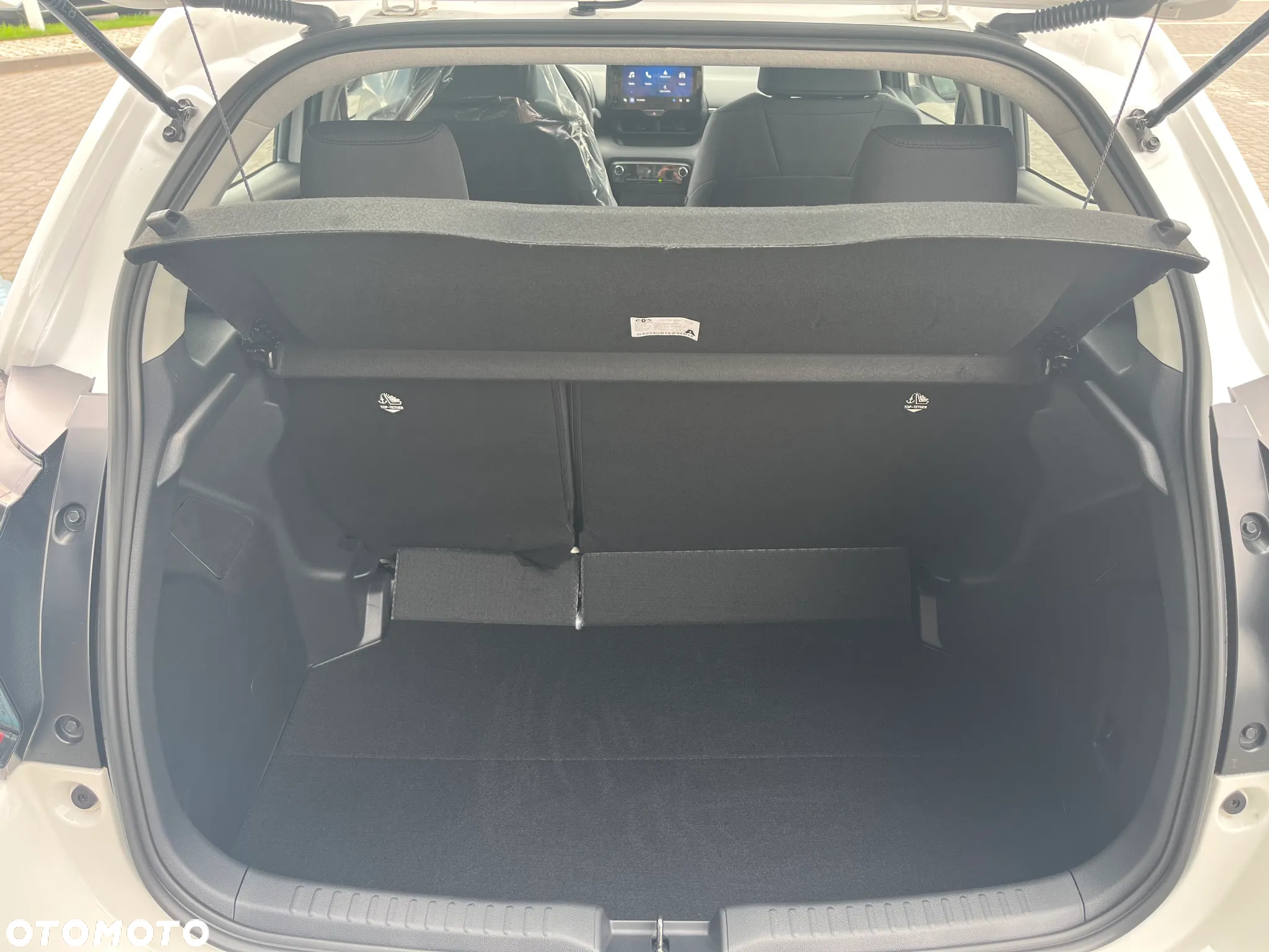 Toyota Yaris ver-hybrid-1-5-comfort - 9