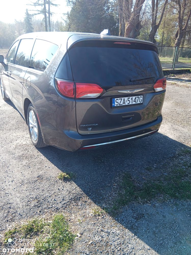 Chrysler Pacifica - 5