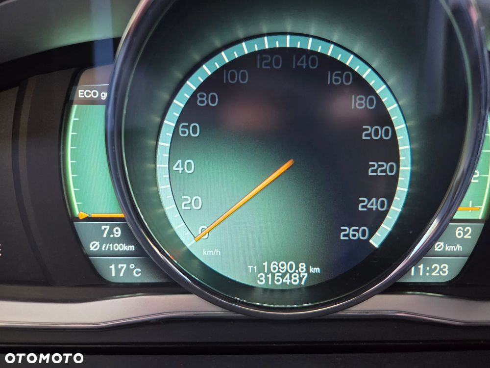 Volvo V70 D4 Geartronic Black Edition - 36