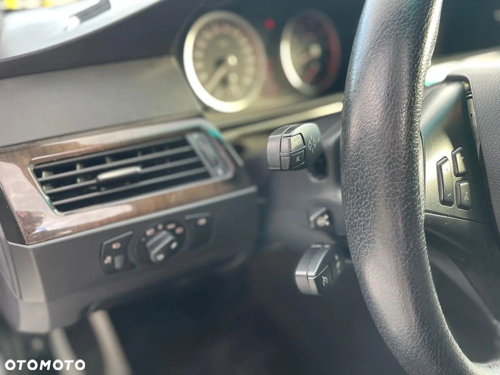 BMW Seria 5 530i - 24