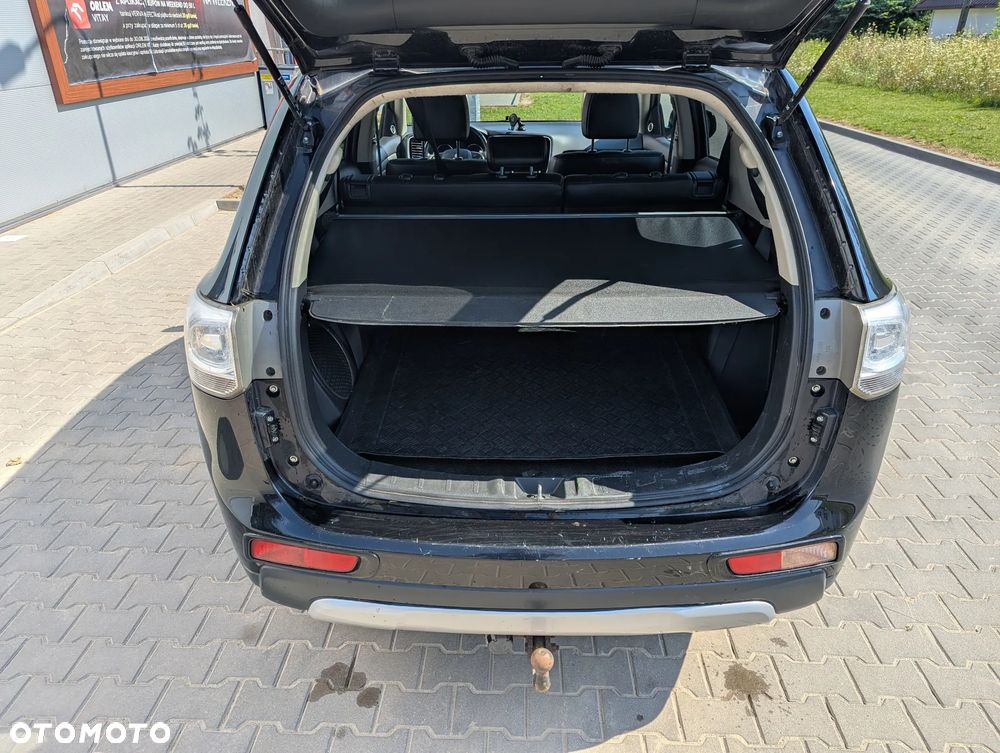 Mitsubishi Outlander 2.2 DID Instyle Navi 4WD - 12