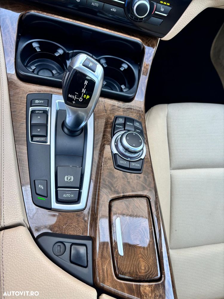 BMW Seria 5 520d Aut. - 24