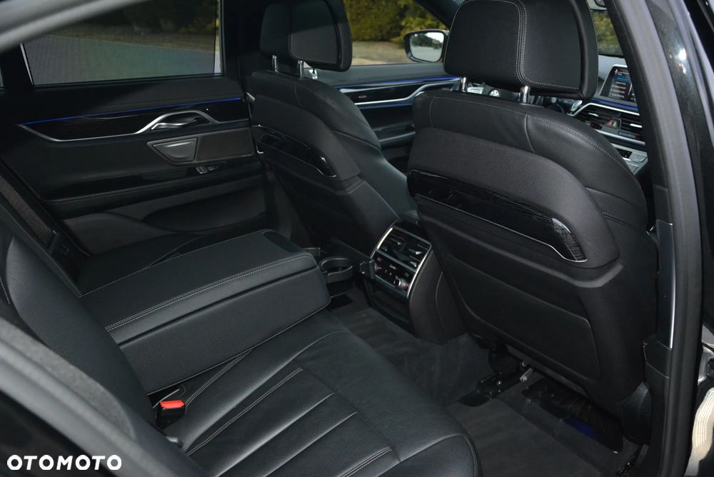 BMW Seria 7 - 26