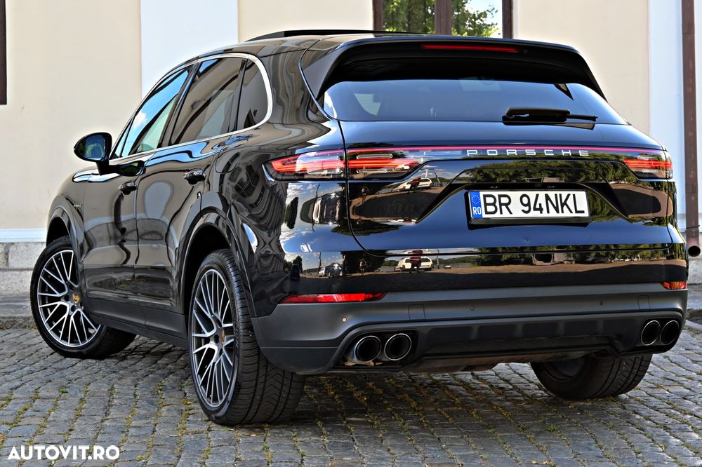 Porsche Cayenne - 2