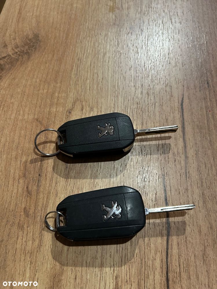 Peugeot 208 1.2 PureTech Style - 23