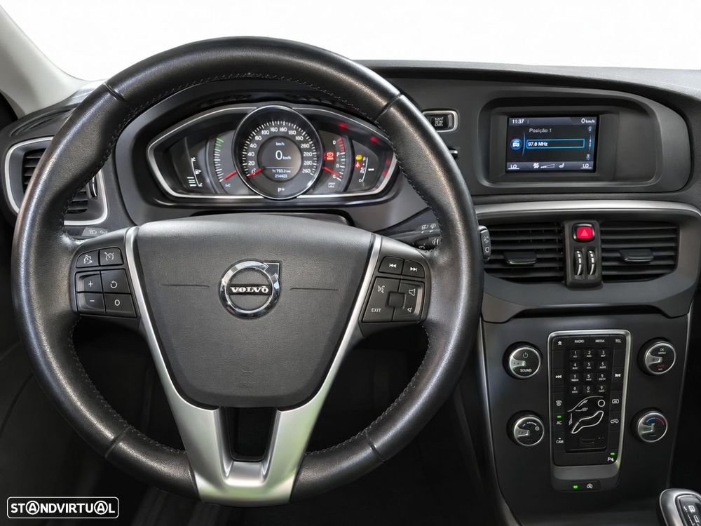 Volvo V40 2.0 D3 Momentum - 4