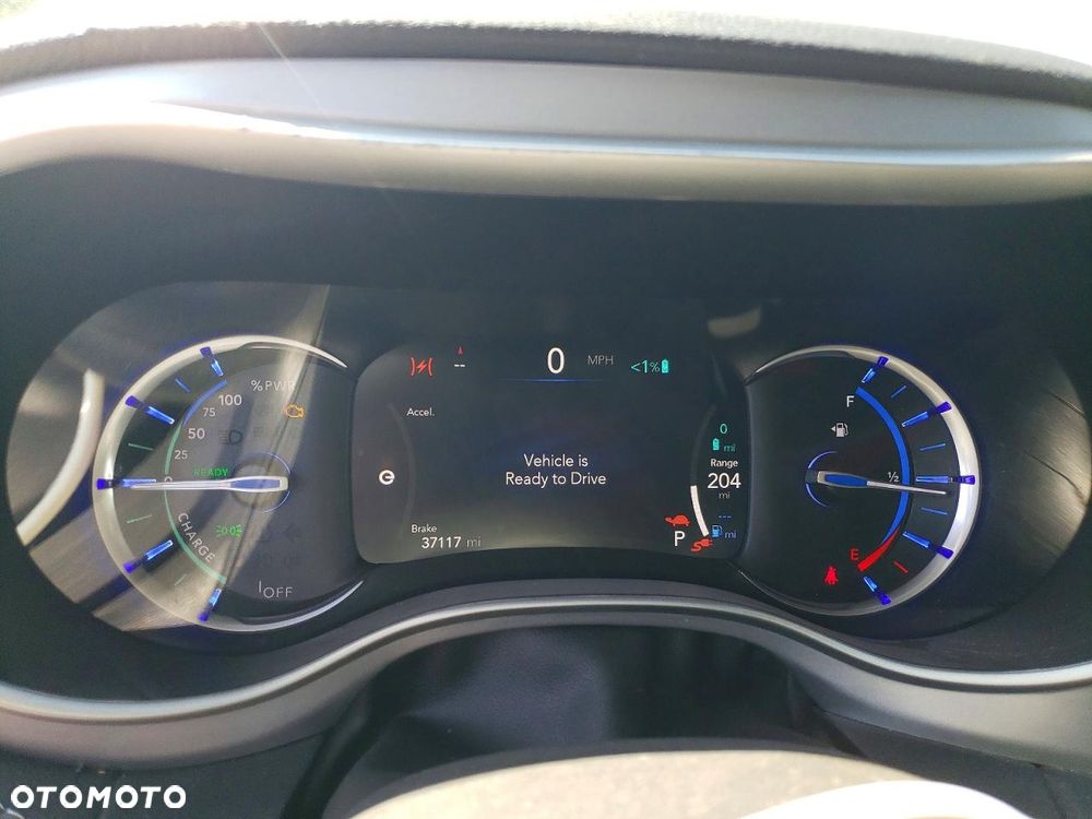 Chrysler Pacifica - 12