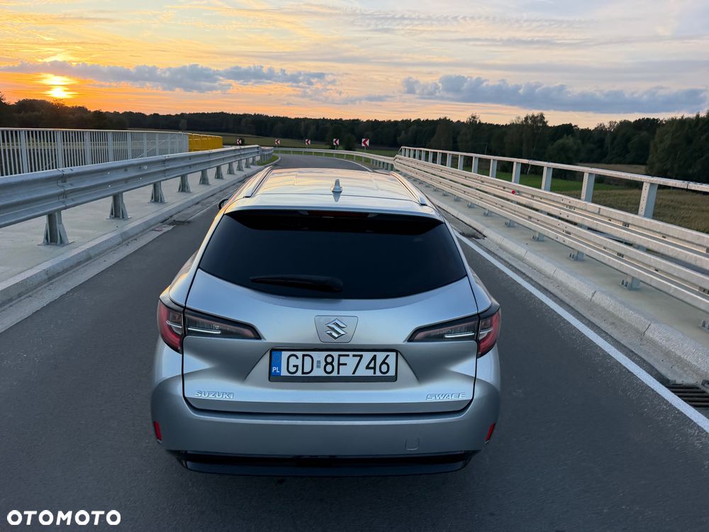 Suzuki Swace 1.8 Hybrid Premium Plus CVT - 10