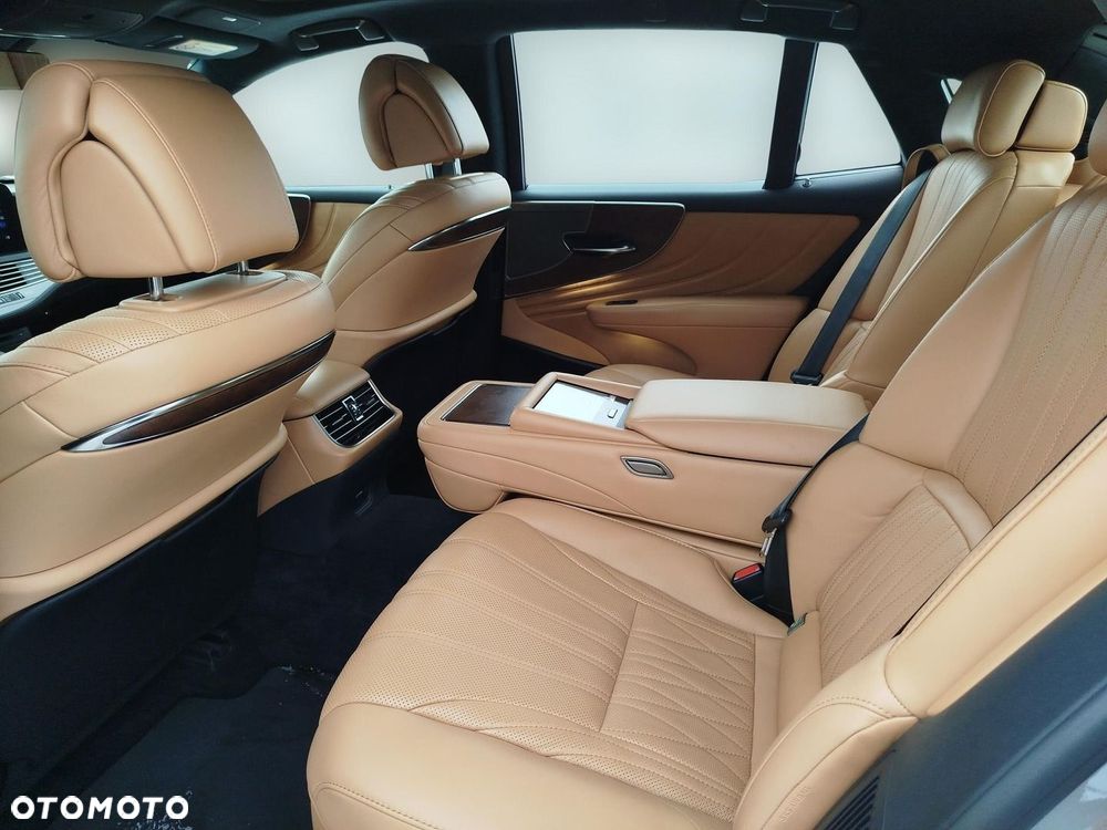 Lexus LS - 16