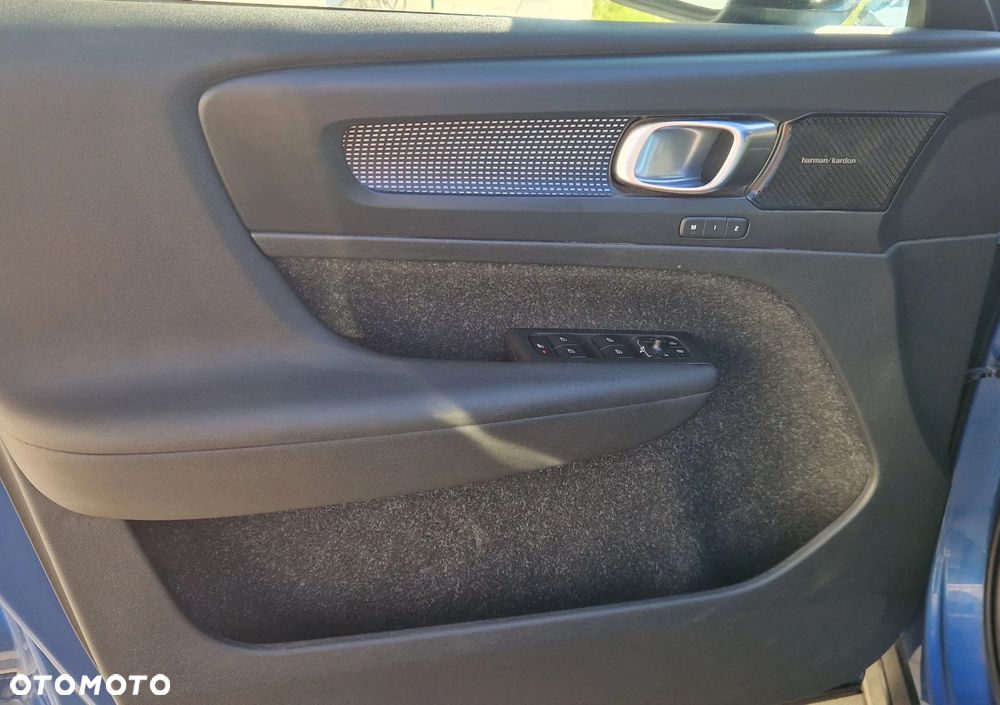 Volvo XC 40 D4 AWD Geartronic R-Design - 13