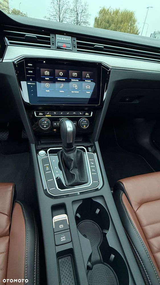 Volkswagen Passat 2.0 TDI SCR DSG Elegance - 31