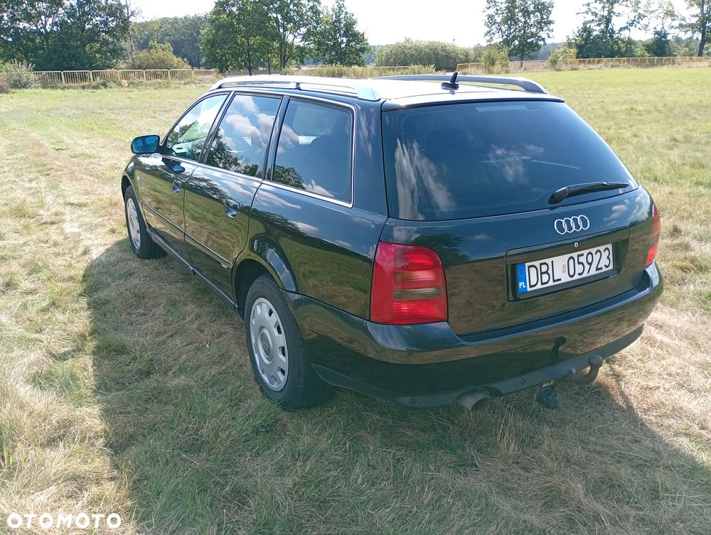 Audi A4 Avant - 32
