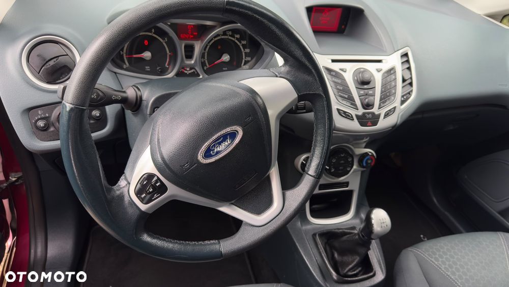 Ford Fiesta - 12