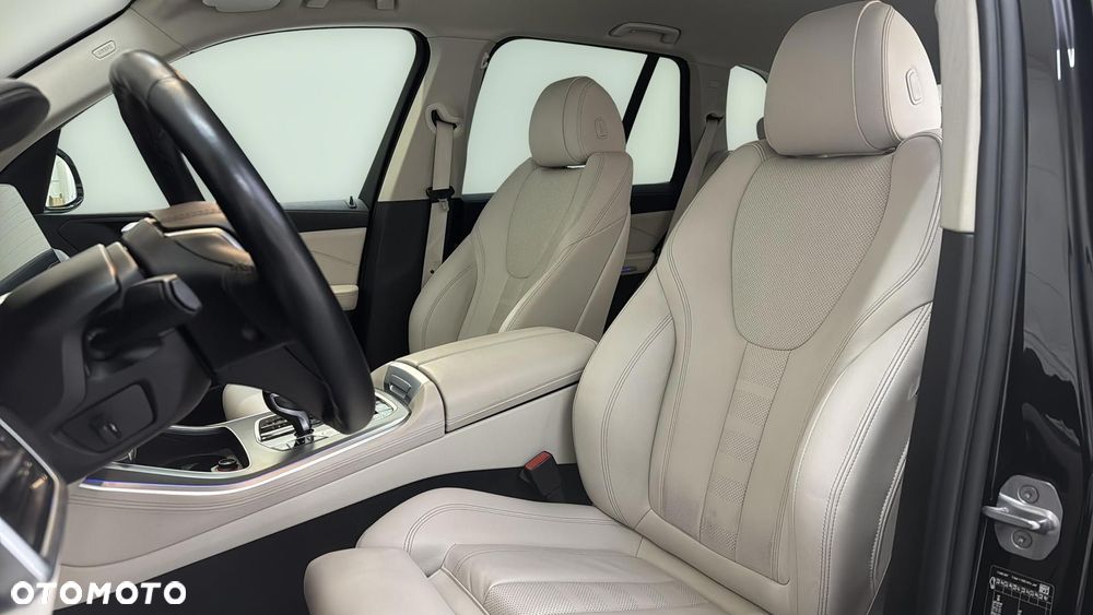BMW X5 xDrive40i mHEV - 12