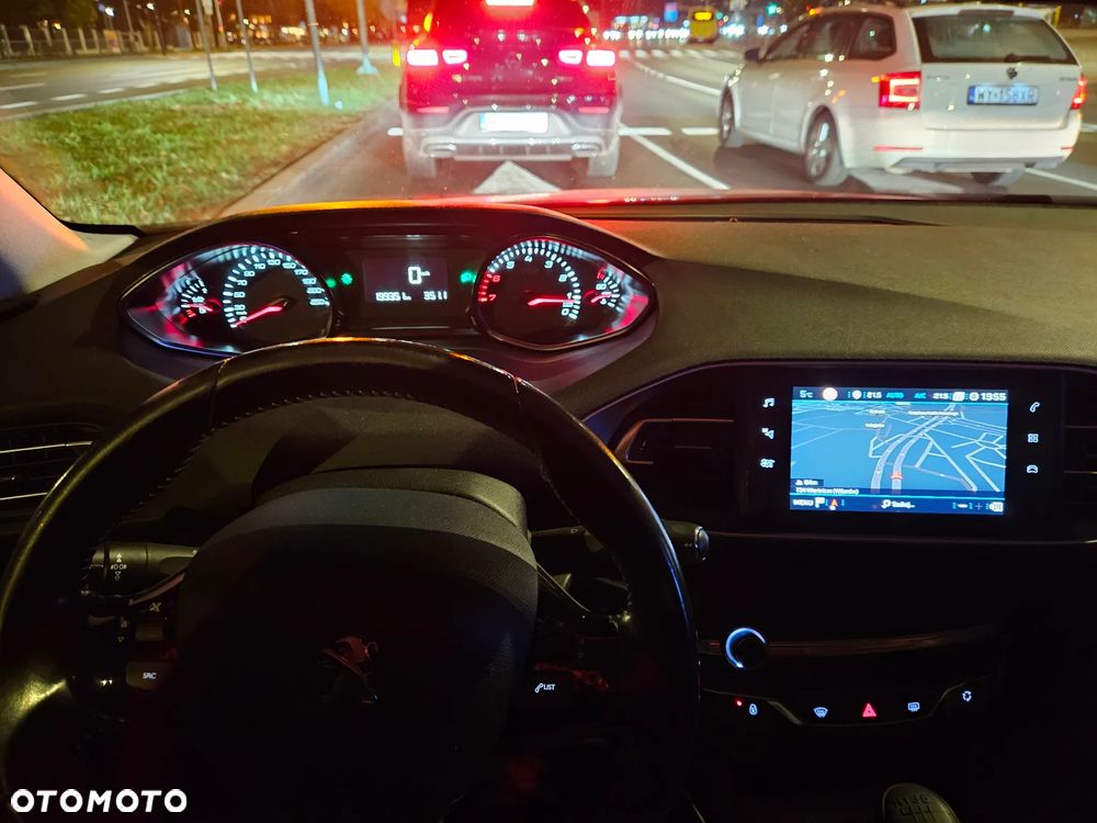 Peugeot 308 1.2 PureTech Allure S&S - 18