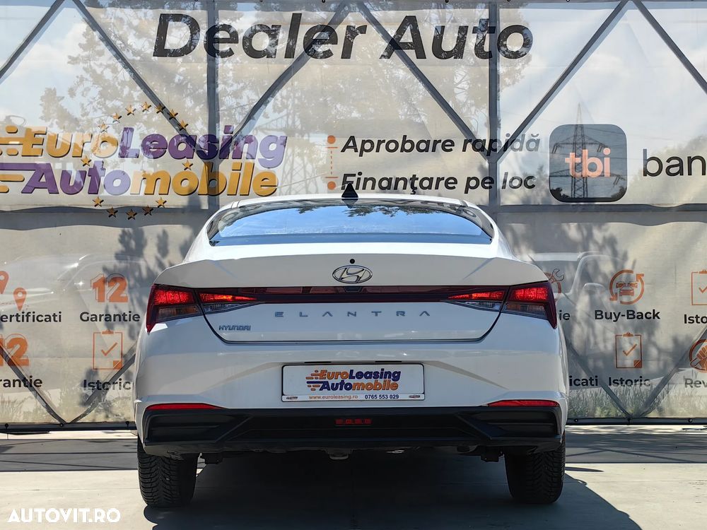 Hyundai Elantra 1.6 l 123 CP CVT Comfort - 11
