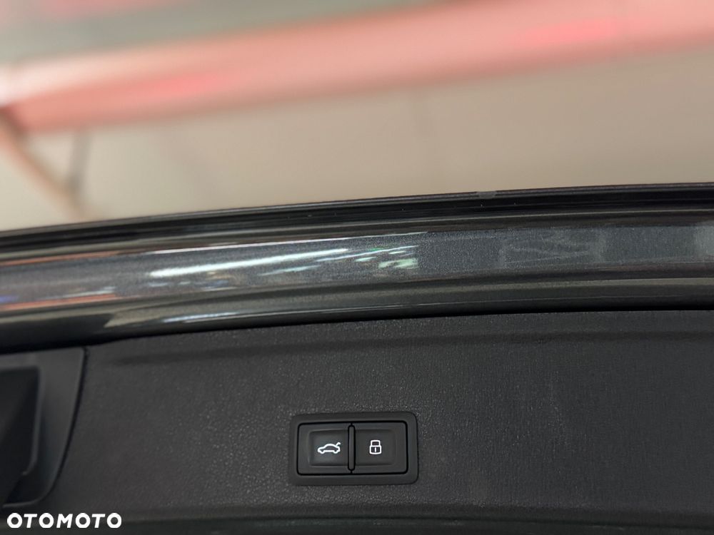 Audi A4 Avant 40 TDI quattro S tronic S line - 26