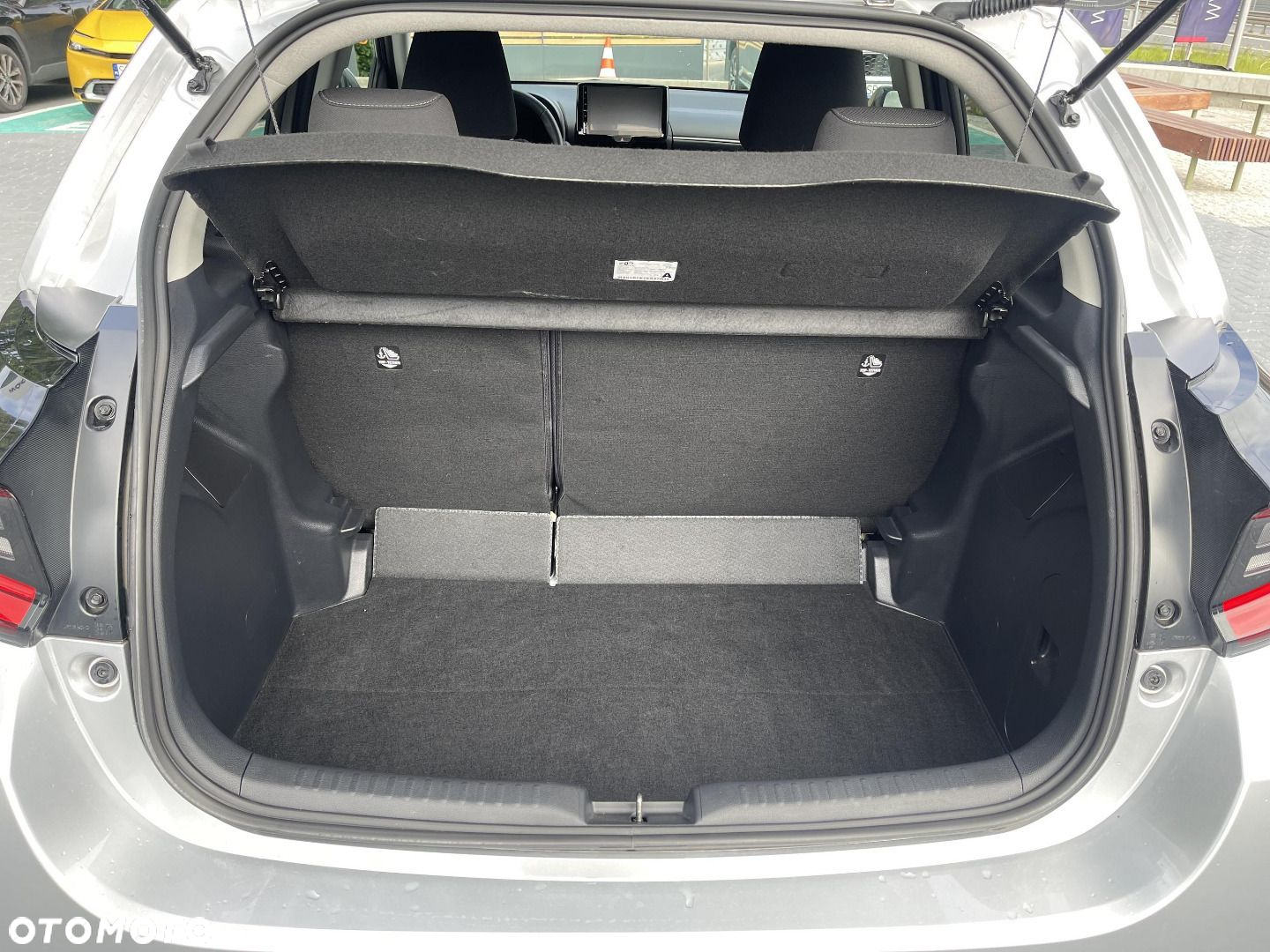Toyota Yaris - 12