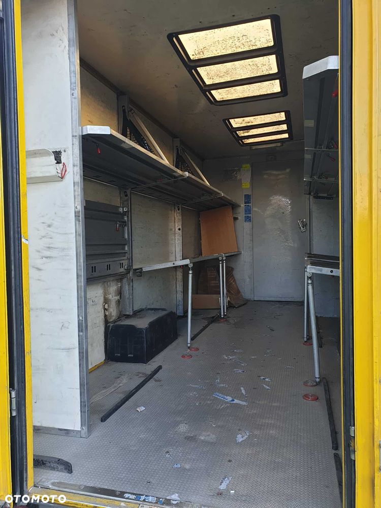 Paka kontener magazyn z półkami trzy drzwi solidna konstrukcja - 4