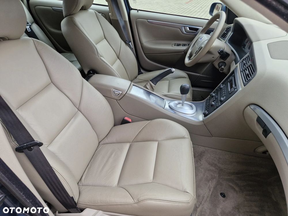 Volvo V70 2.4D Summum - 16