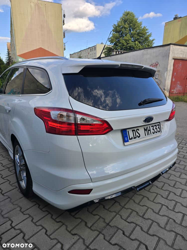 Ford Focus 1.6 EcoBoost Gold X (Trend) - 27