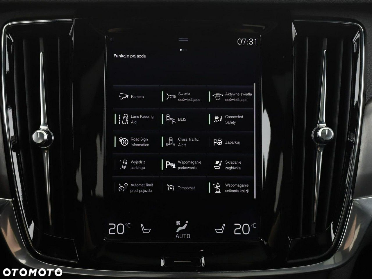 Volvo V90 D4 AWD Momentum - 25