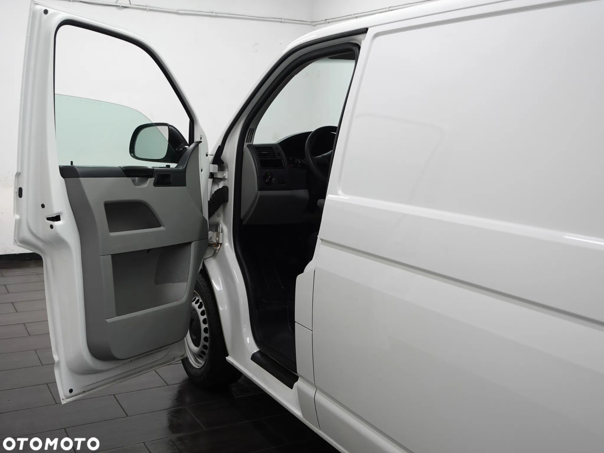 Volkswagen Transporter - Long - 20