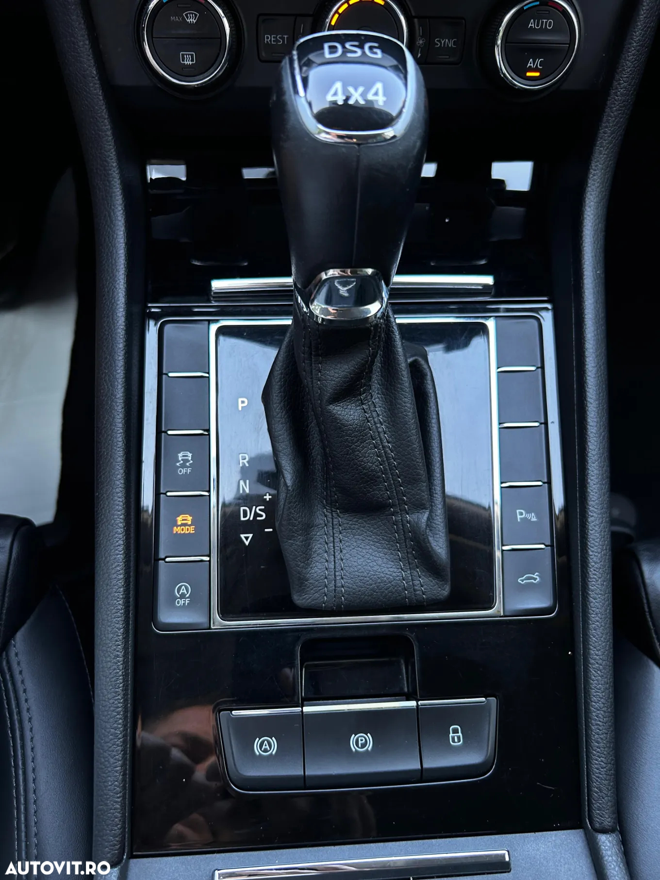 Skoda Superb 2.0 TDI DSG 4X4 Sportline - 6