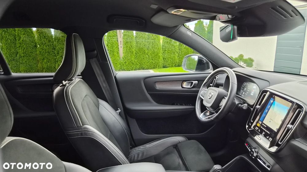 Volvo XC 40 T3 Geartronic Momentum Pro - 11