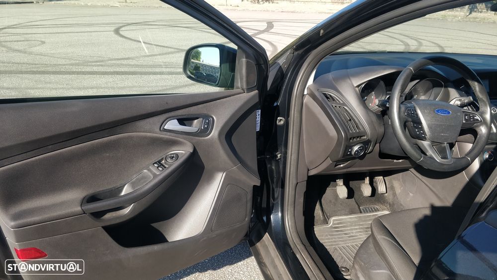 Ford Focus 1.5 TDCi ST-Line - 12