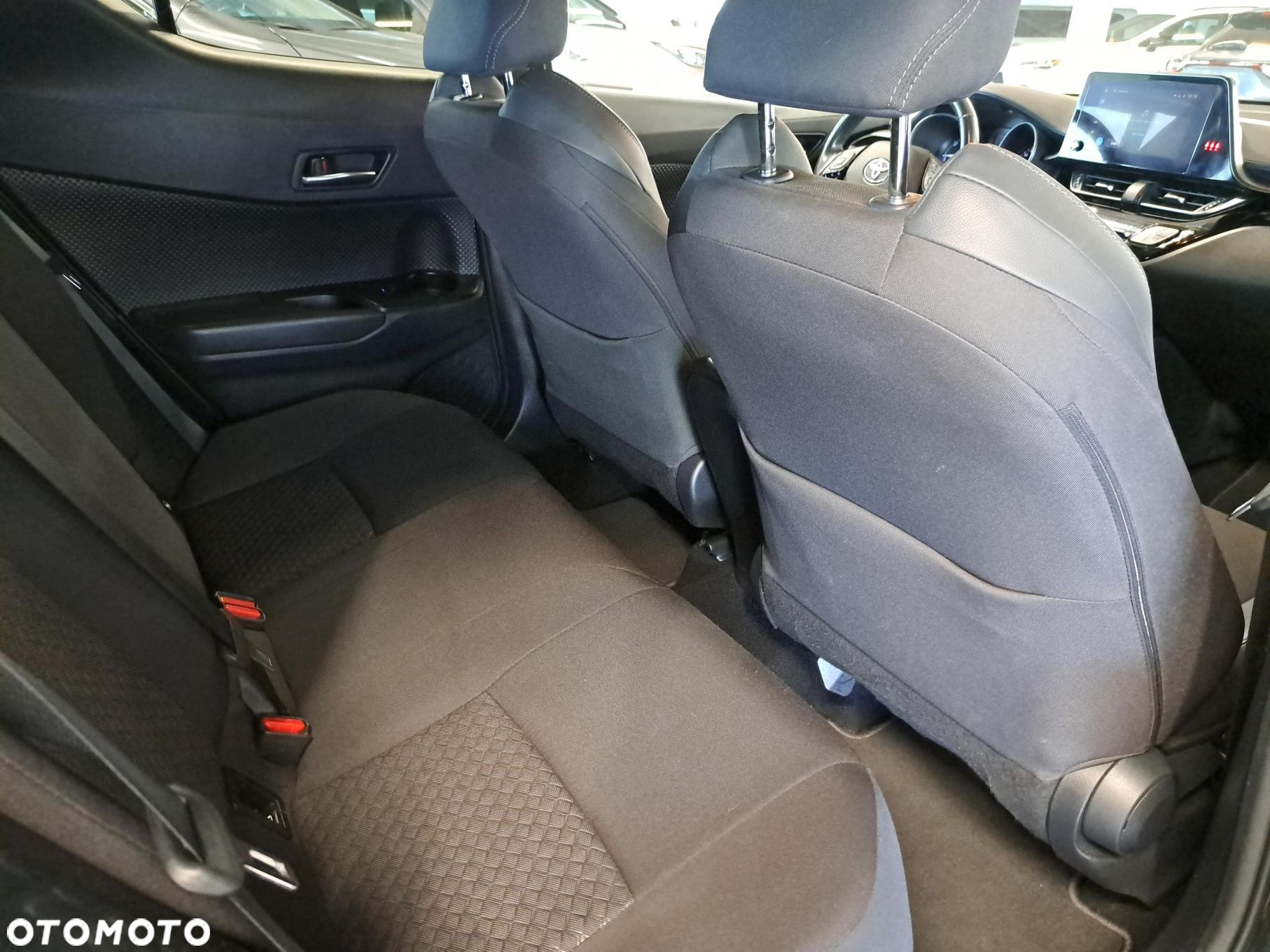 Toyota C-HR - 10