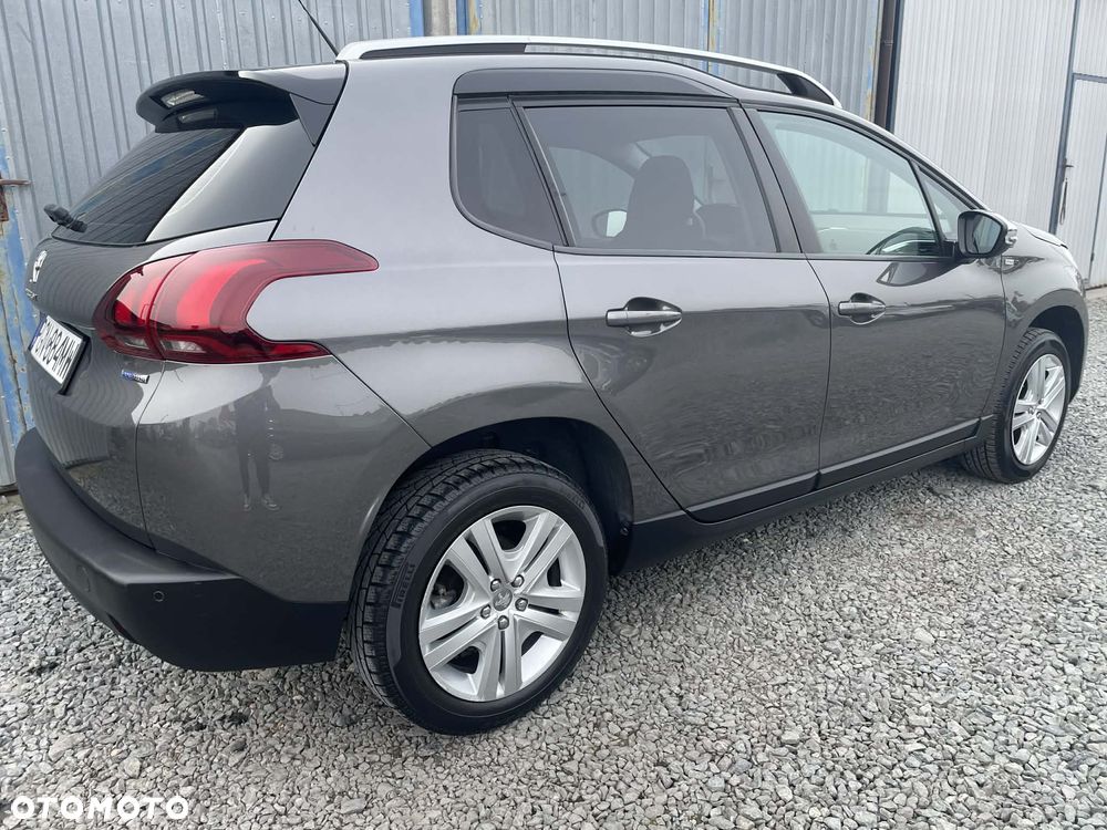 Peugeot 2008 1.2 Pure Tech Allure S&S - 4