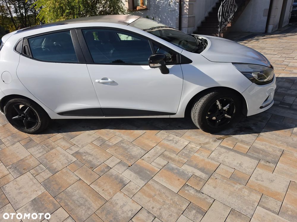 Renault Clio - 10