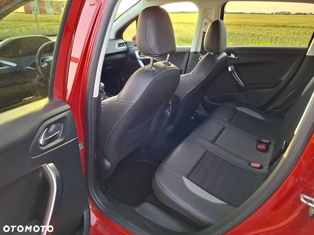 Peugeot 2008 BlueHDi FAP 120 STOP & START Allure - 11