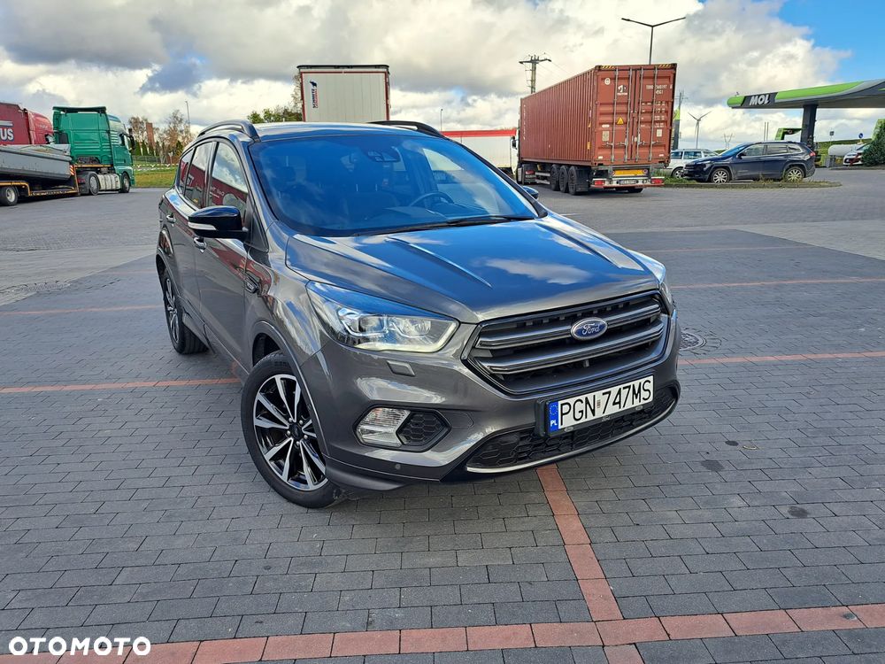 Ford Kuga - 36