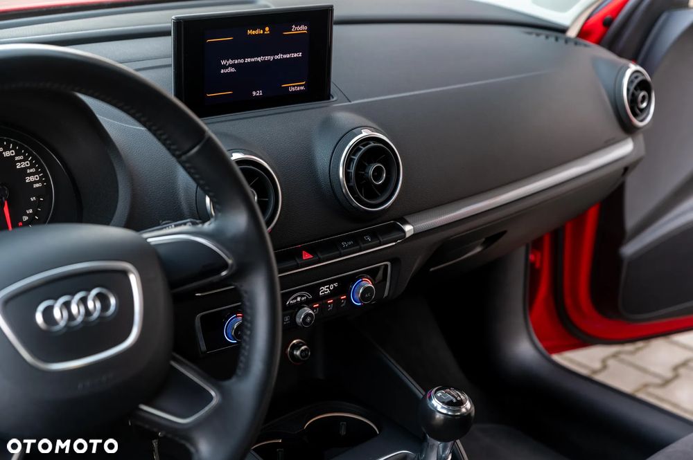 Audi A3 Sportback 1.4 TFSI Ambiente - 34