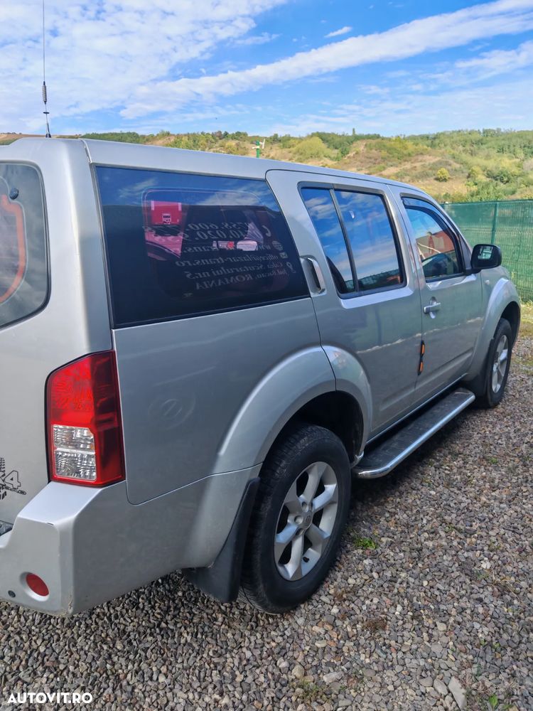 Nissan Pathfinder - 5